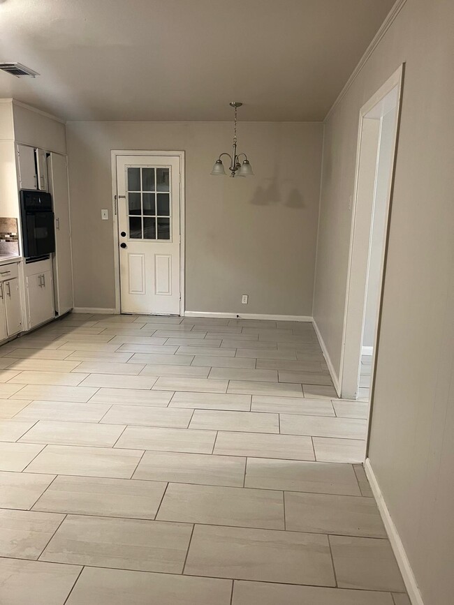 Building Photo - 720S 9th St