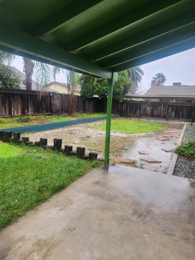 Building Photo - 2036 Milky Way