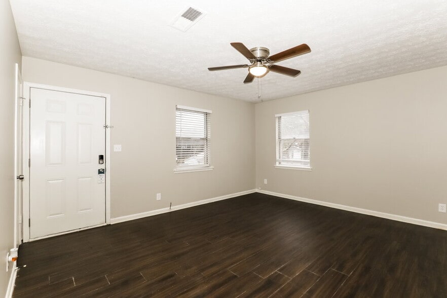 Building Photo - 243 Sedgefield Dr