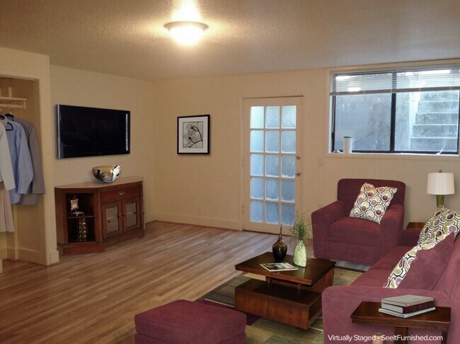 Interior Photo - 426 NE 75th Ave