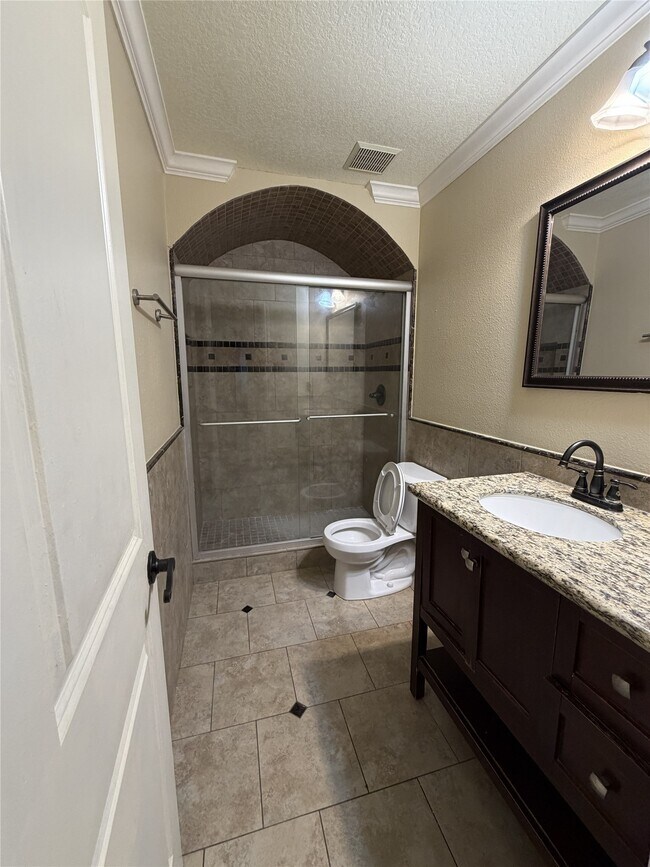 Building Photo - 7811 Fall Glen Dr