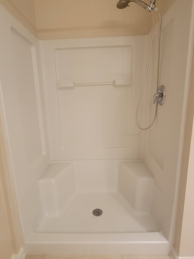 MASTER BATH SHOWER UNIT - 19355 Cypress Ridge Ter