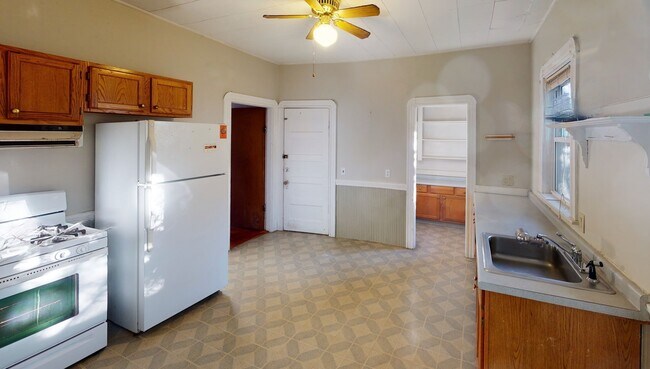 Building Photo - 296 Highland Ave