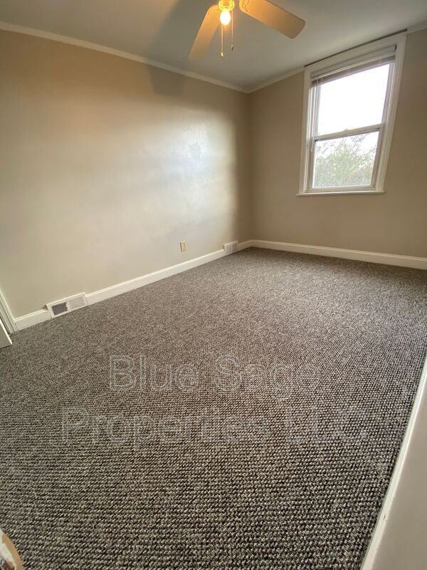 Building Photo - 2254 S Harwood Ave