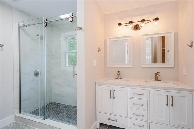 Building Photo - 3281 Mitsy Forest Way NE