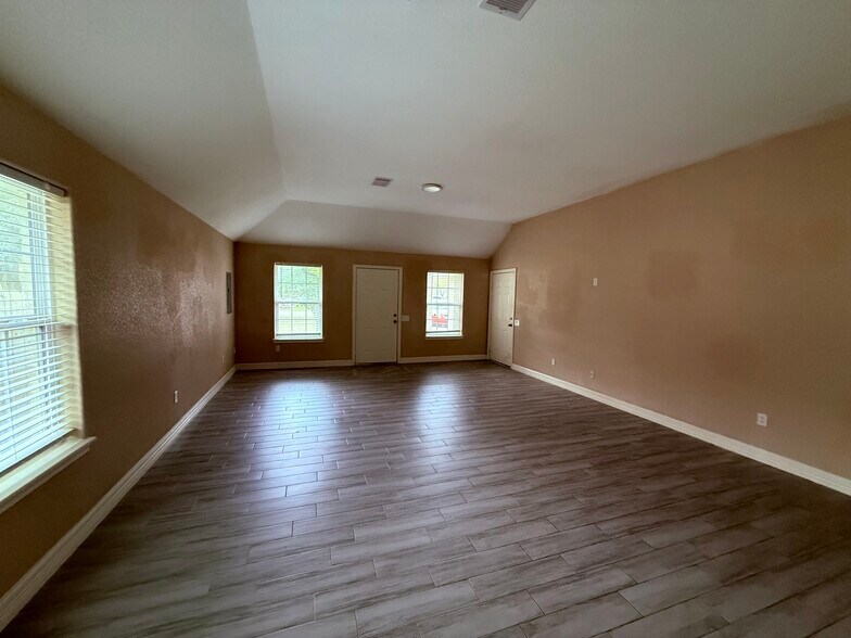 Living Room - 1026 N Arcola St