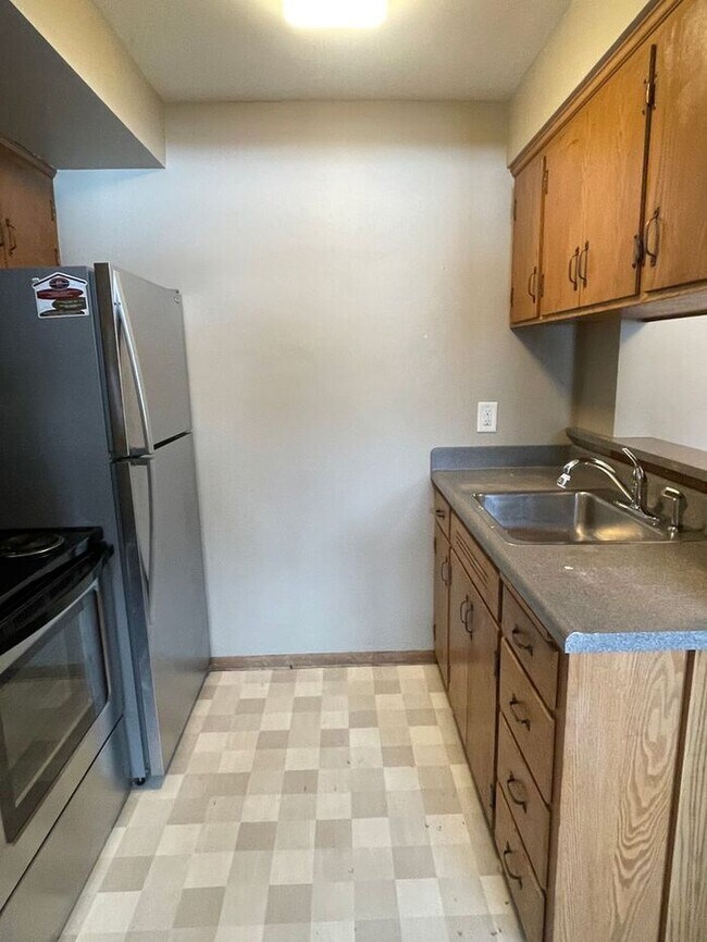 Richfield Ground Level, New Carpet, Heat P... 6936 Penn Ave S