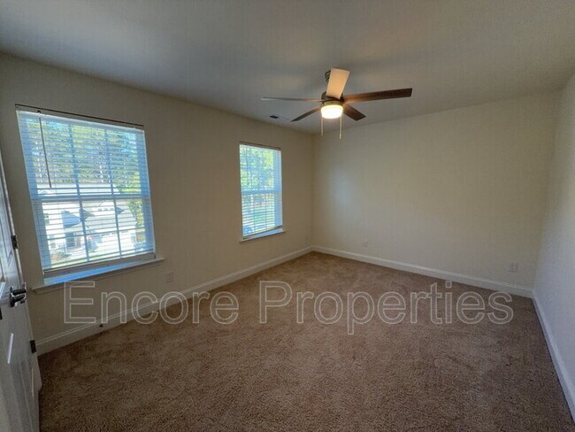 Building Photo - 241 Mill Bend Dr