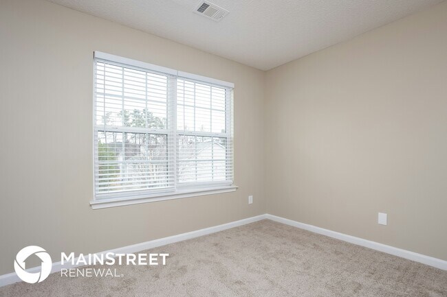 Building Photo - 447 Thistle Cove