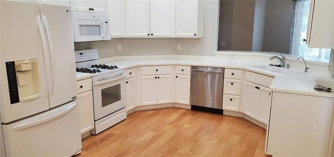 Building Photo - 5231 Highbury Cir