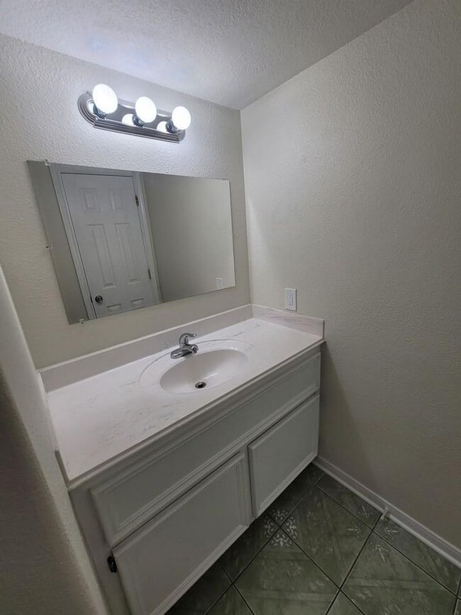 Building Photo - 215 Postoffice St