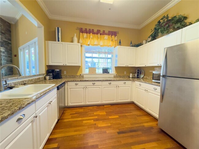 Building Photo - 5521 Rosehill Rd