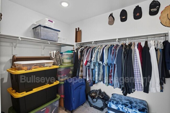 Building Photo - 40462 W Sunland Dr