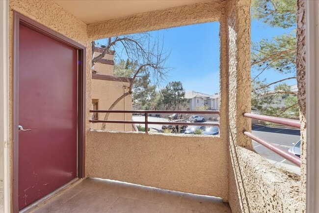 Building Photo - 9325 W Desert Inn Rd