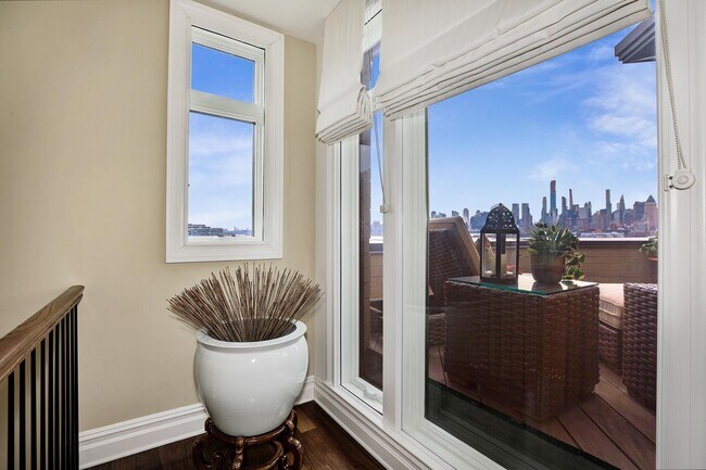Building Photo - 3 Henley Pl