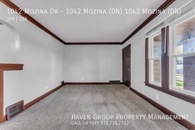 Building Photo - 1042 Mozina Dr