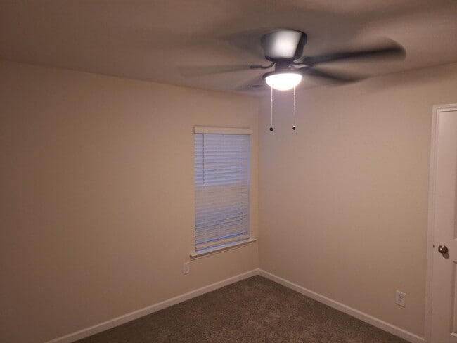 Building Photo - Newer Three Bedroom Home in Elgin SC!