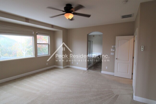 Building Photo - Wonderful 4bd/2.5ba Elk Grove Home with 3 ...