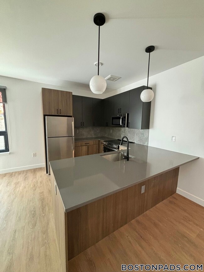 Building Photo - 199 Gardner St