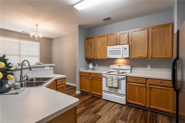 Building Photo - 208 Oconee Way