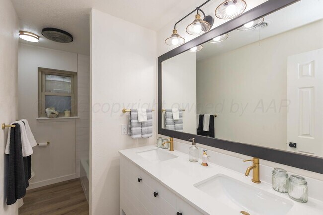 Building Photo - 3301 Palmetto Trail