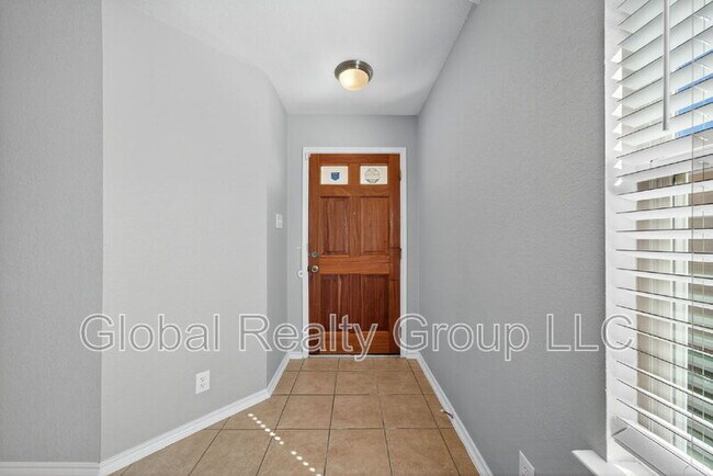 Building Photo - 113 Bronco Bend