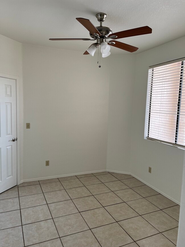 Building Photo - 2670 W Camino De La Joya