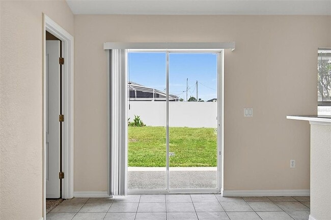 Building Photo - 9 Lytton Ln