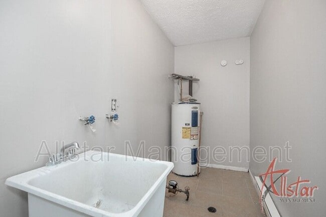 Building Photo - 1297 Fillmore Cir