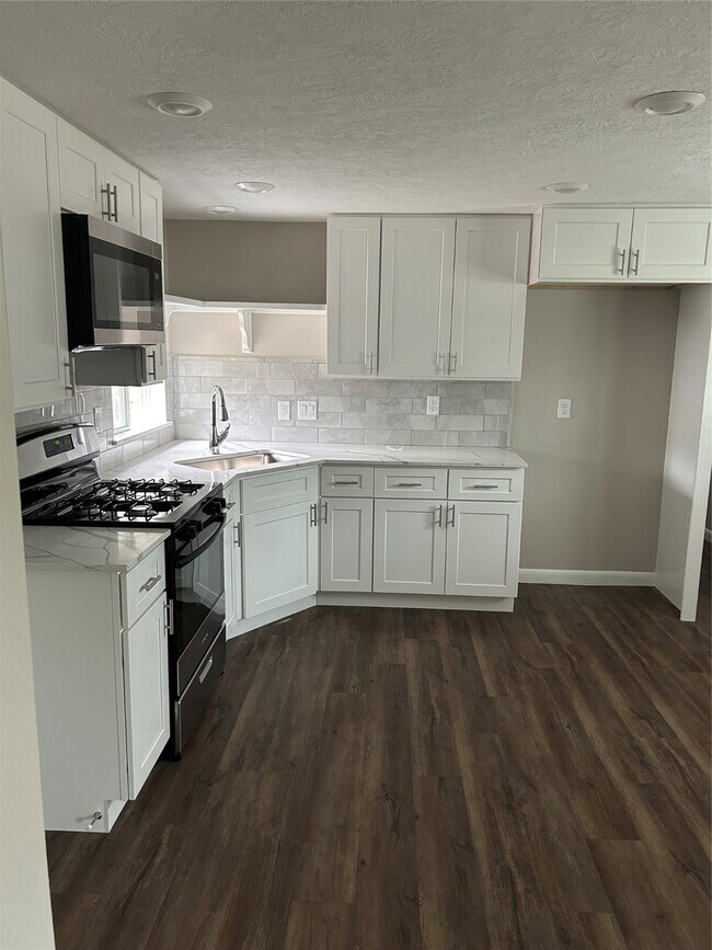 Primary Photo - 29902 Kingbird Dr