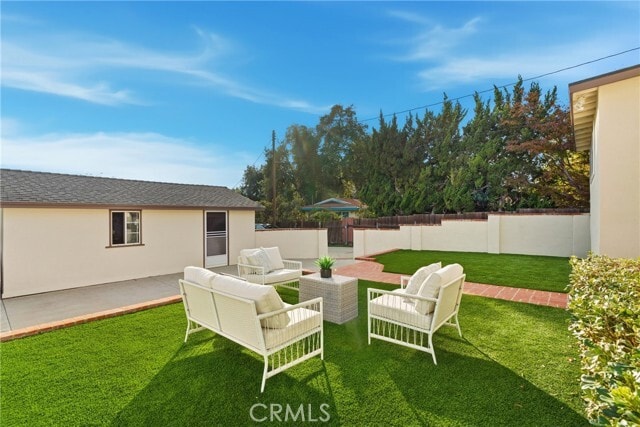 Building Photo - 274 W Laurel Ave