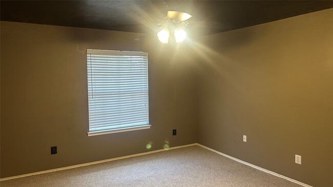 Building Photo - 1222 Bluestone Dr