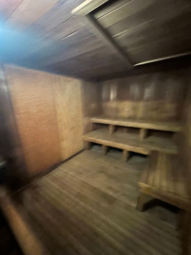 Building Photo - 1 bedroom in Waikiki!
