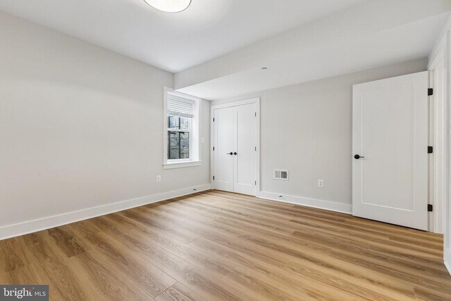 Building Photo - 6101 Berkshire Dr