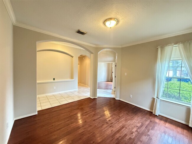 Building Photo - 5126 Winterwood Dr
