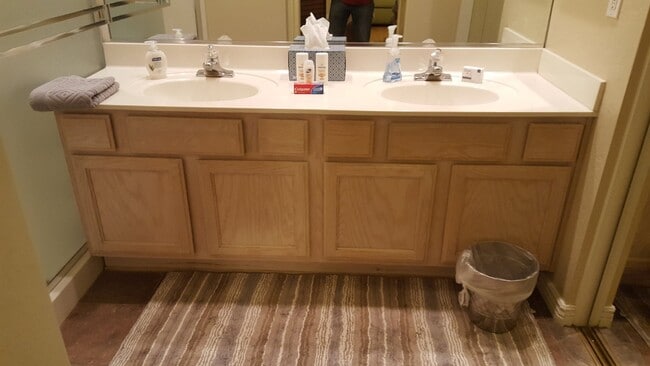 Building Photo - Luxurious 2-Bed/2-Bath Condo in Quiet Gated Community - Coming Soon!