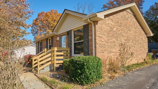 Building Photo - For Rent: 3BR, 1 1/2BA house (Please speak...