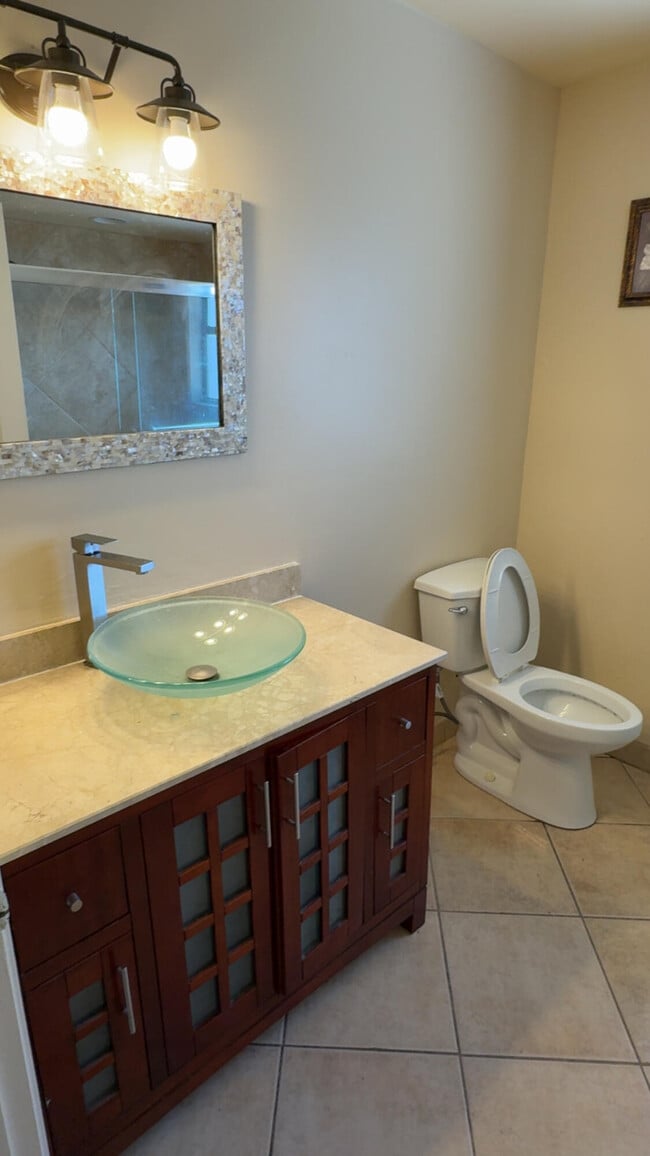 Building Photo - 5855 Northpointe Ln