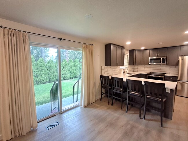 Building Photo - $2,595 - 4 Bed / 3 Bath Home with Fully Fe...