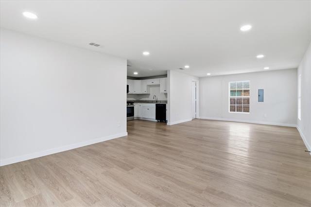 Building Photo - 404 S Murray St