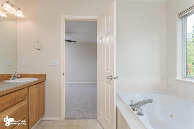 Building Photo - 2041 Tributary Cir