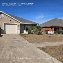 Building Photo - 1911 Charleston Ct