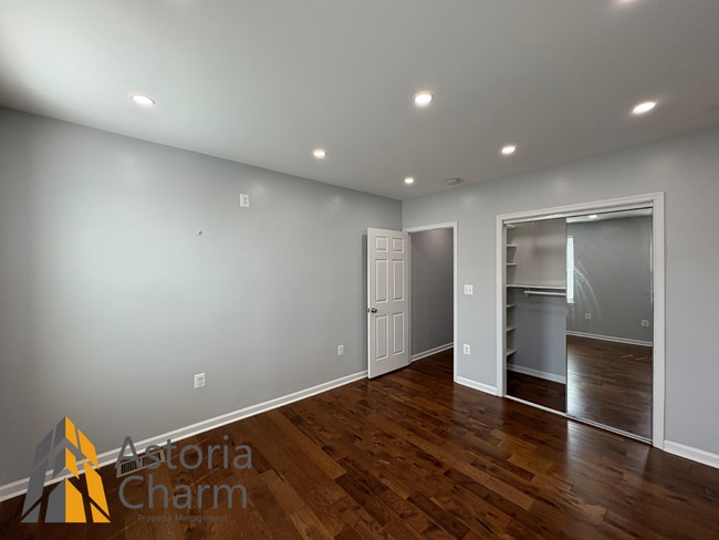 Building Photo - Updated 2 Bed Home with Backyard and Great...