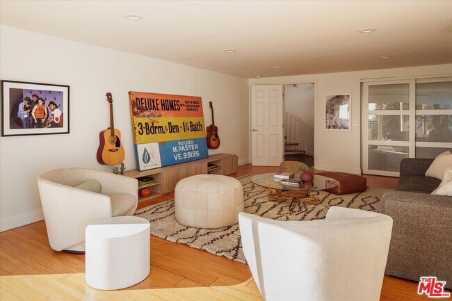 Building Photo - 8464 Cole Crest Dr