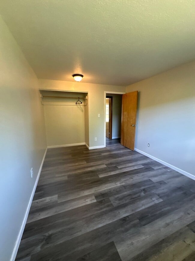 Building Photo - 4321 Myrtlewood Dr