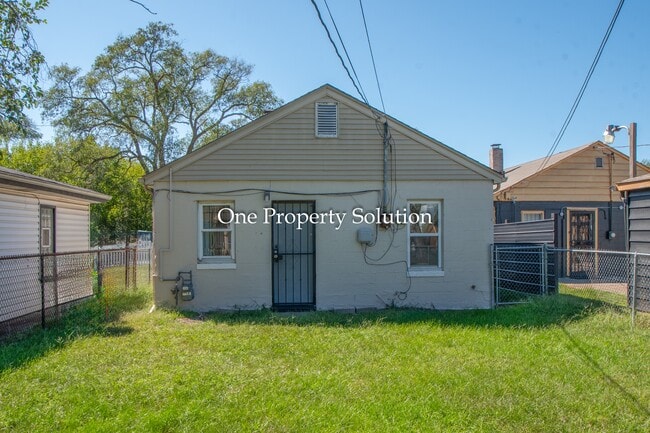 Building Photo - 2421 Prospect St