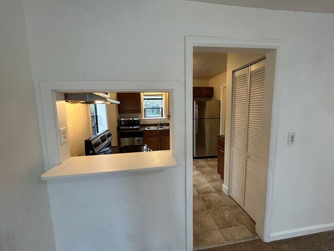 Building Photo - Great Location! 3 bed/ 1BA W/ Garage in Tacoma!