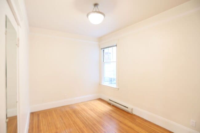 Building Photo - 312 20th Ave