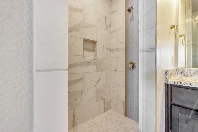 Building Photo - 643 County Rd 306