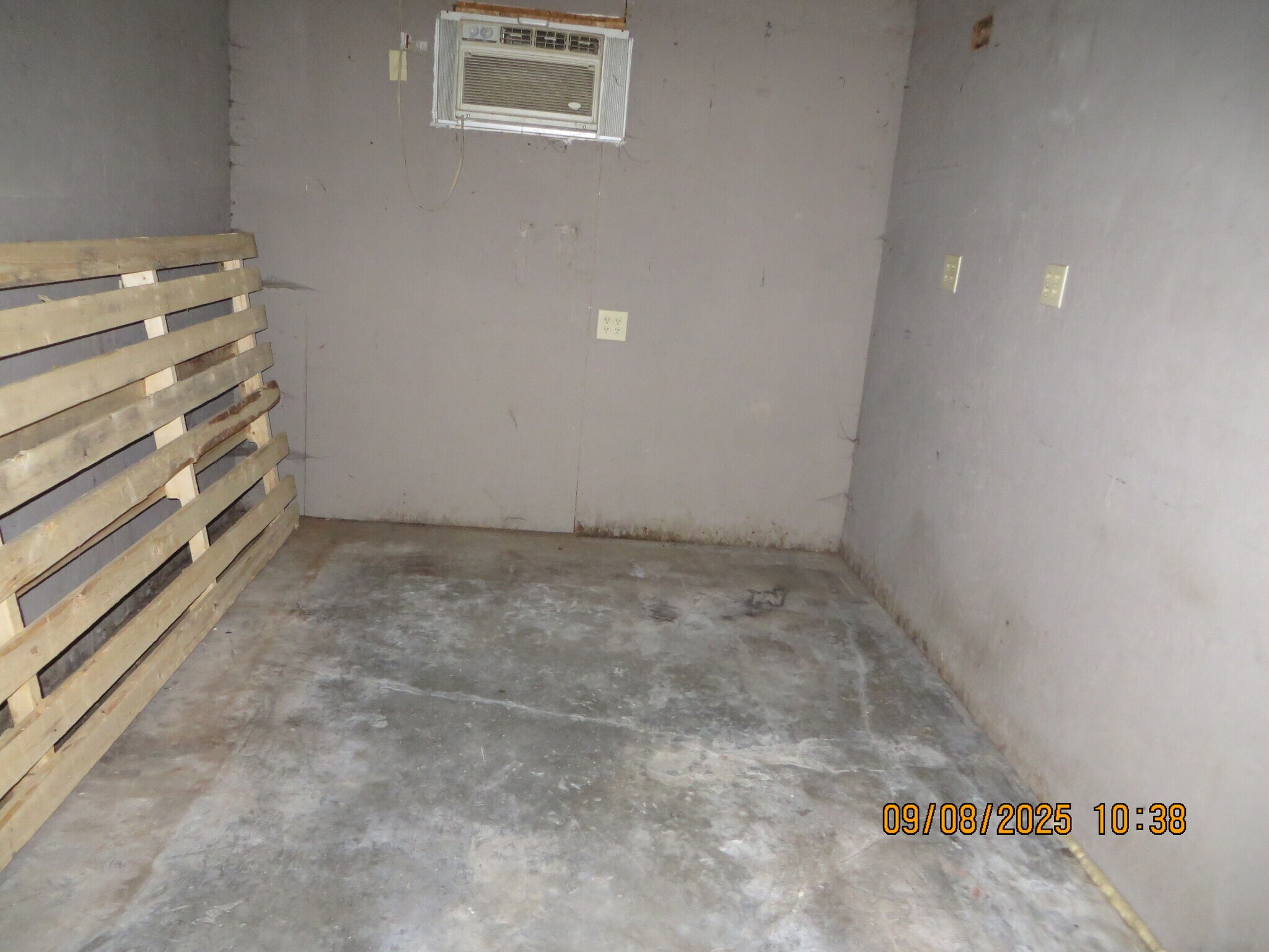 Building Photo - 2119 Noble St